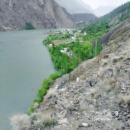 Ghizer Eden Lake Inn Gupis Exterior foto