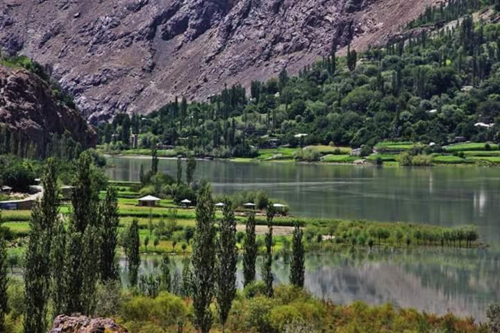 Ghizer Eden Lake Inn Gupis Exterior foto