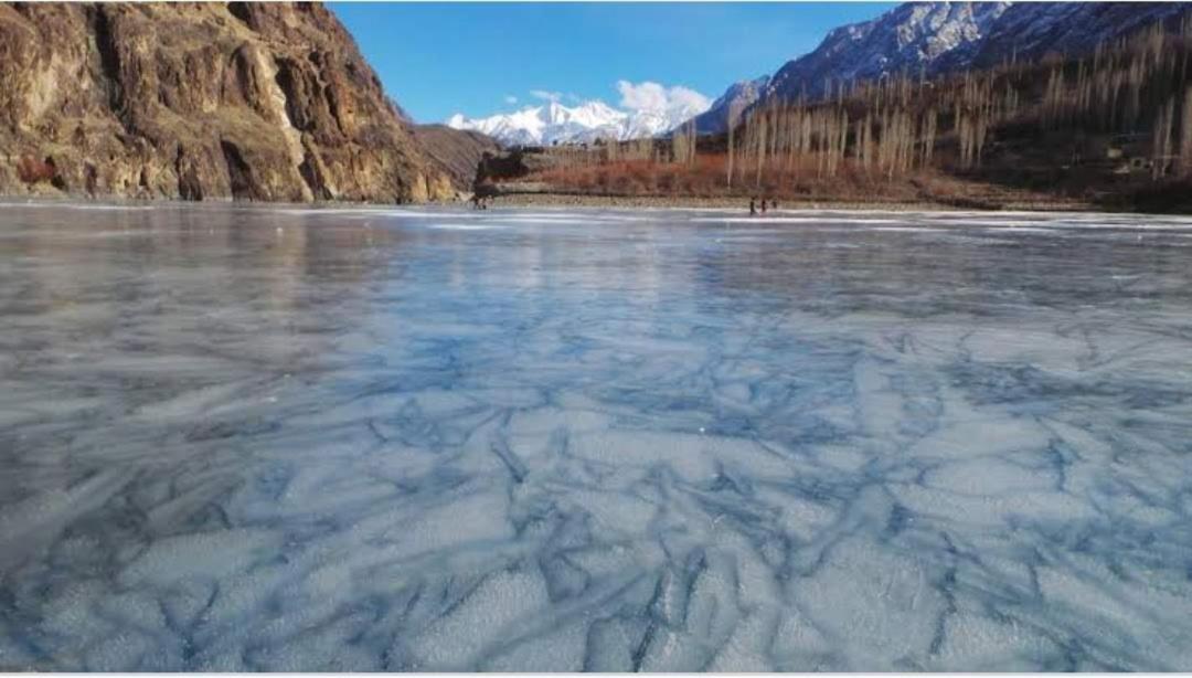 Ghizer Eden Lake Inn Gupis Exterior foto